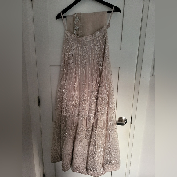 INDIAN BRIDAL OUTFIT - Picture 5 of 14